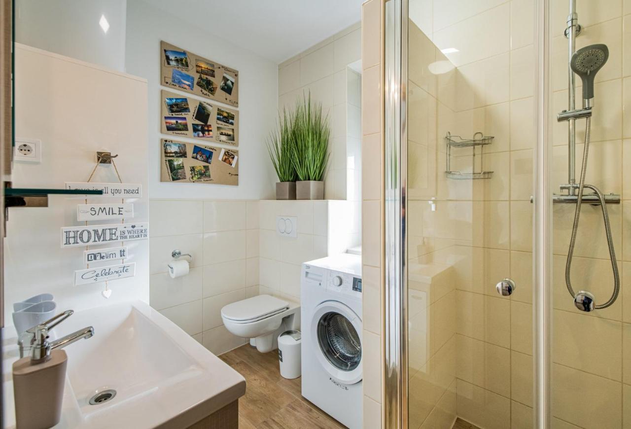 Apartmaji Banonia " Poletni Vetrc " Banovci Luaran gambar
