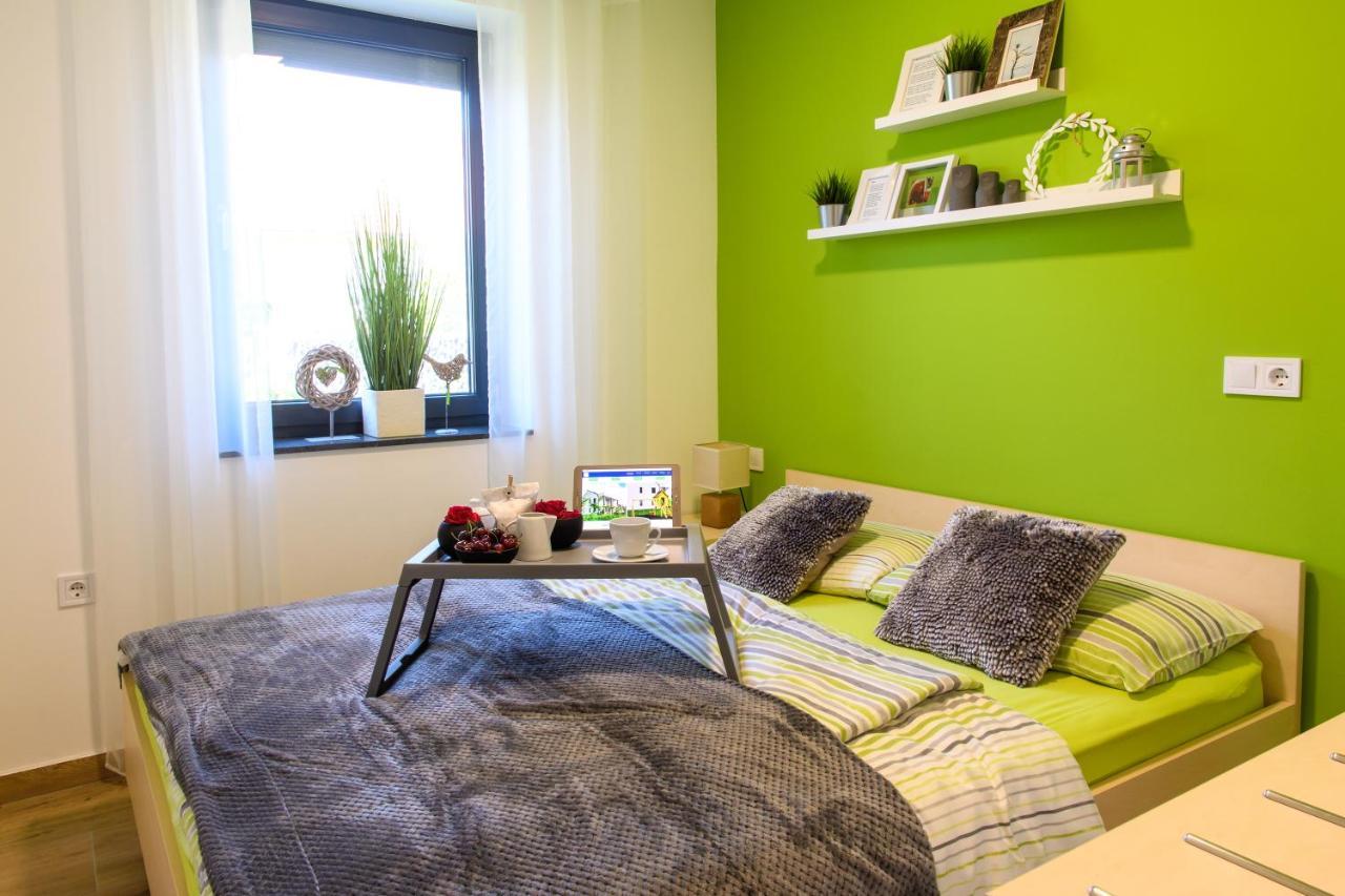 Apartmaji Banonia " Poletni Vetrc " Banovci Luaran gambar