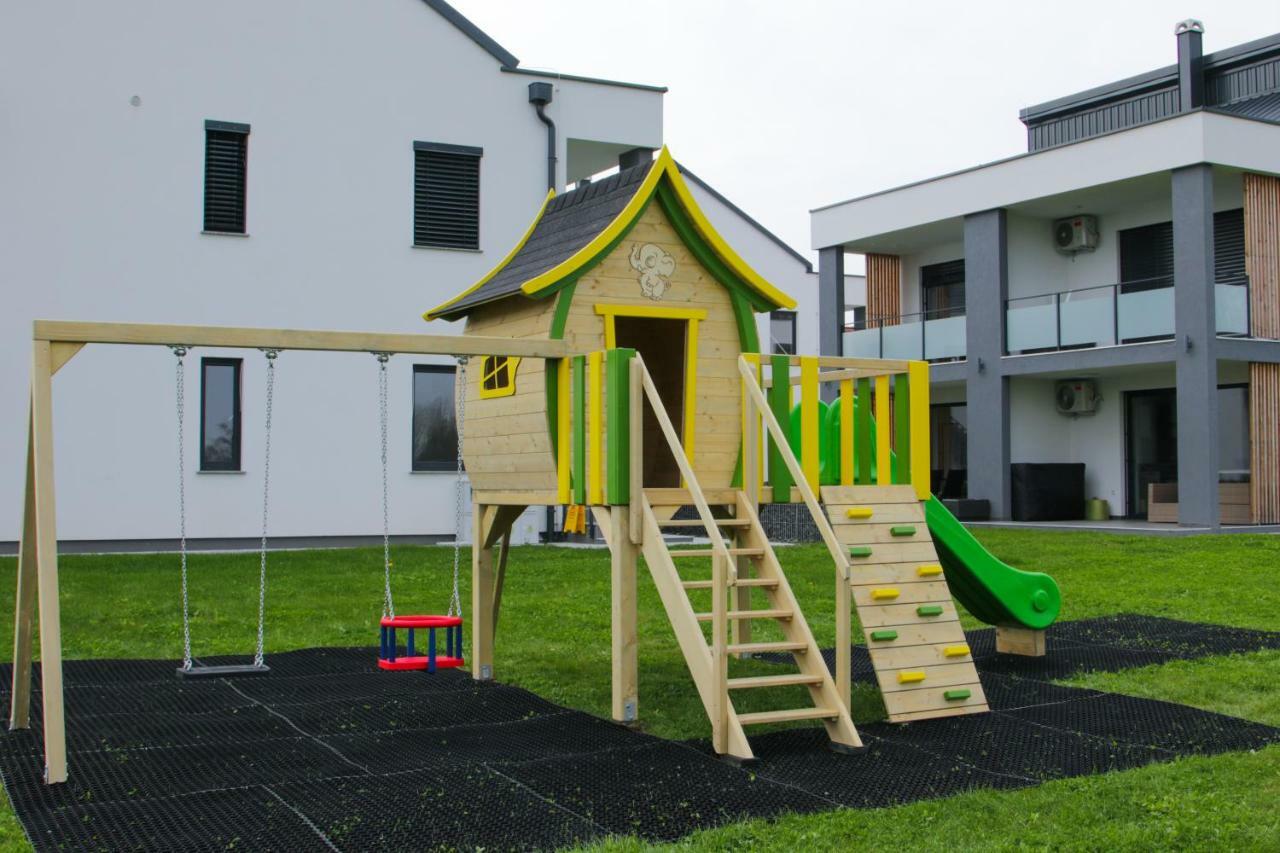 Apartmaji Banonia " Poletni Vetrc " Banovci Luaran gambar
